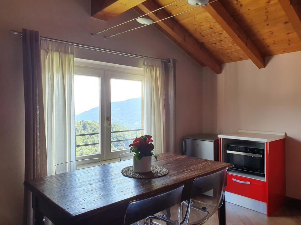 Rota Apartments - Cà Guaccio Apartment in Province of Lecco