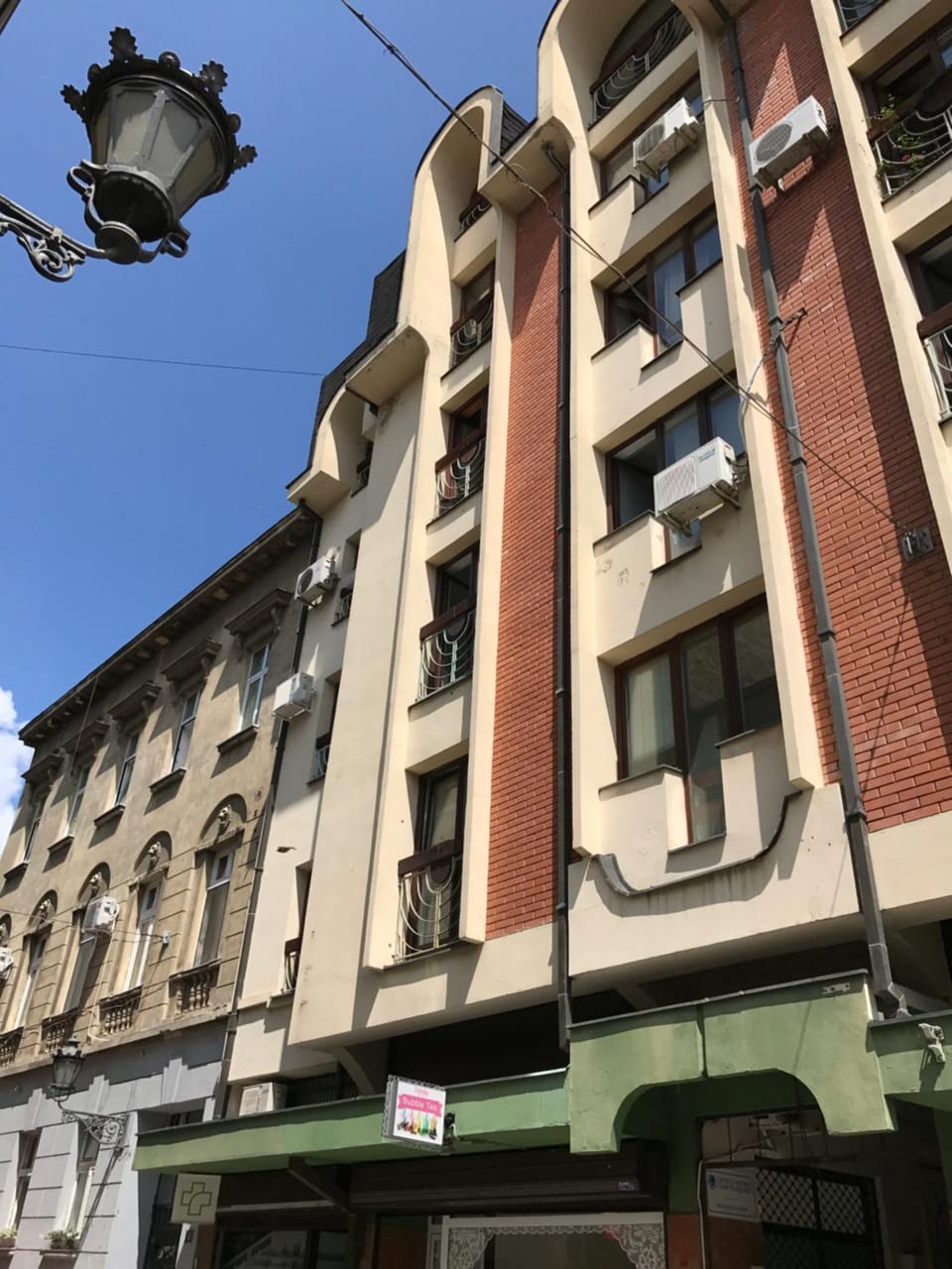 Facade/entrance