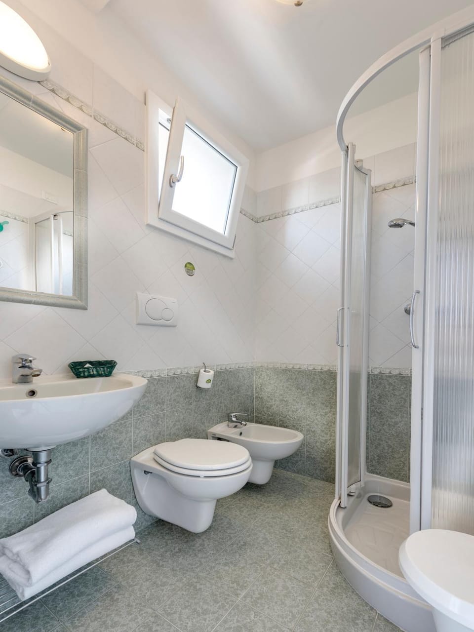 Shower, Toilet, Bathroom, bidet