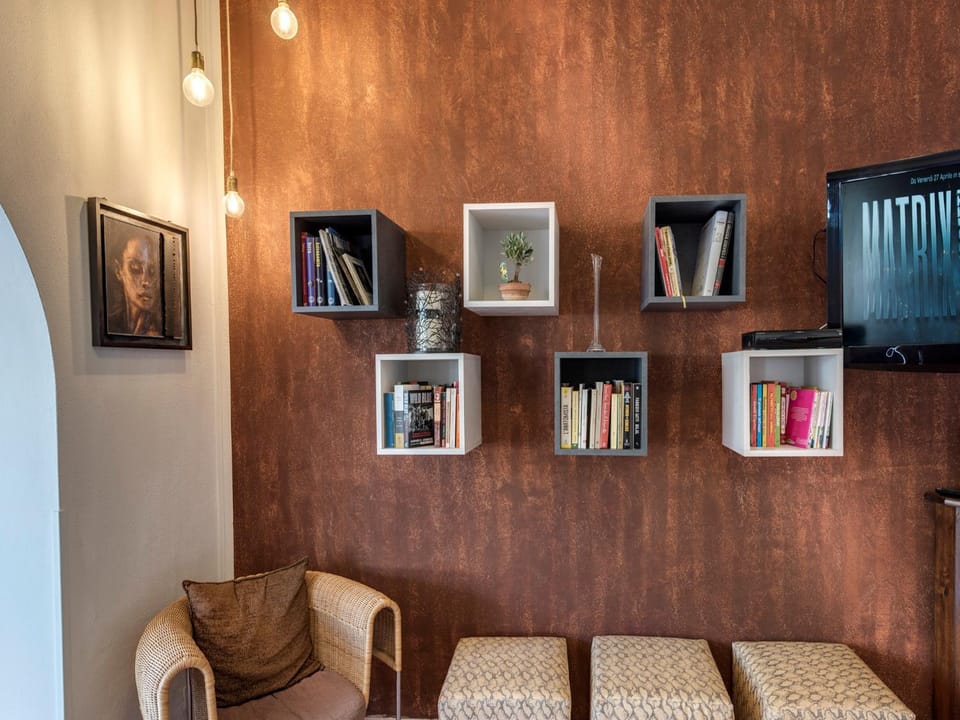 Library, TV and multimedia, Living room, Seating area