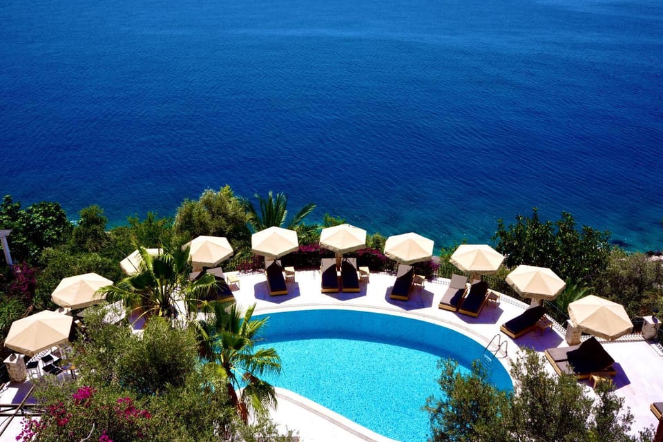 Property building, Garden, Garden, Balcony/Terrace, Garden view, Garden view, Pool view, Pool view, Sea view, Sea view, Swimming pool