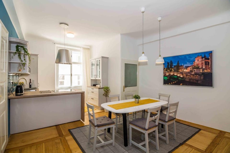 Restaurant/places to eat, Neighbourhood, Casino, Kitchen or kitchenette, Fitness centre/facilities, Cycling, Evening entertainment, Bedroom, On site, Supermarket/grocery shop, Shopping Area, Entertainment