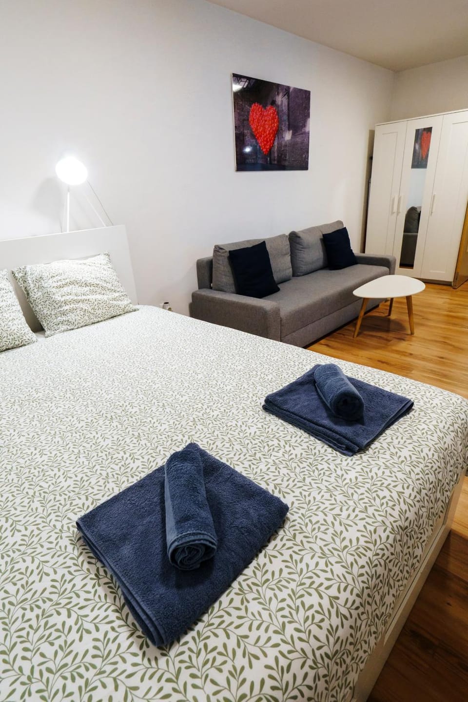 Bed, Living room