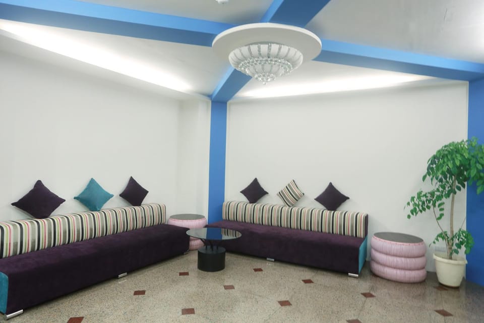 Communal lounge/ TV room