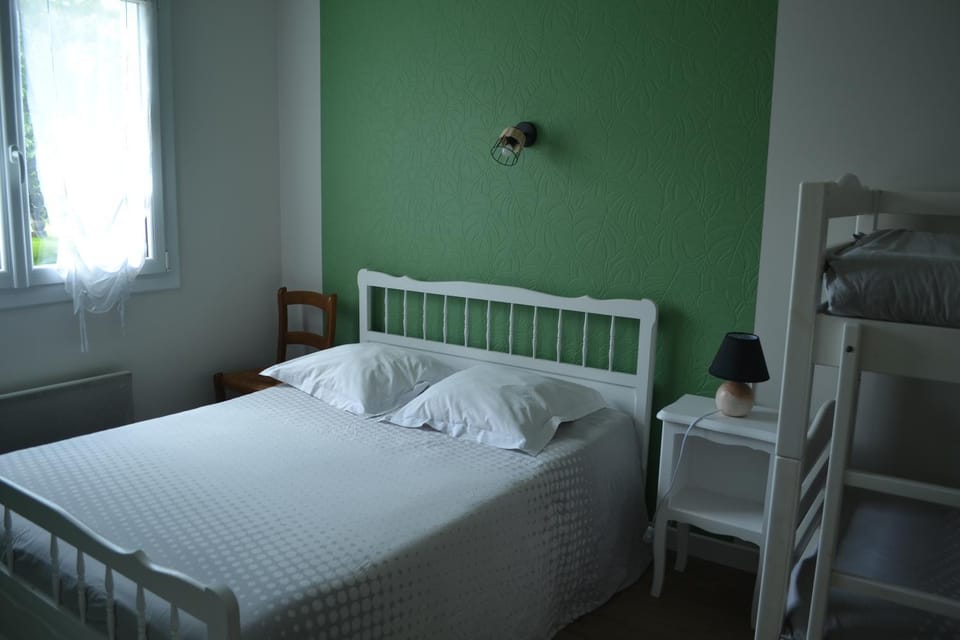 Chambre d'hôtes la ville en bois Bed and Breakfast in Pays de la Loire