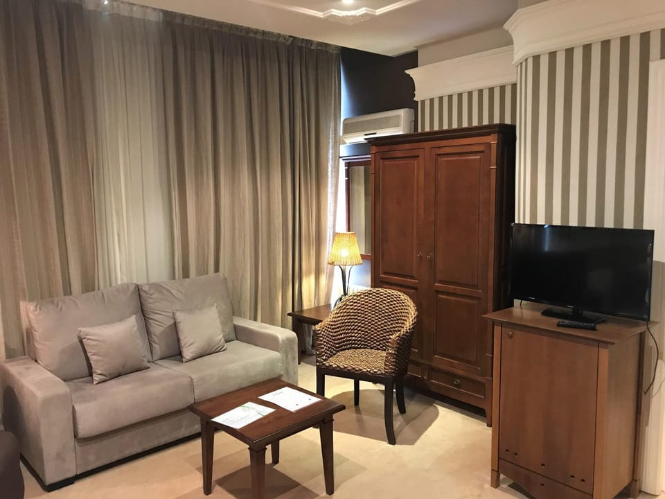 Living room, Decorative detail