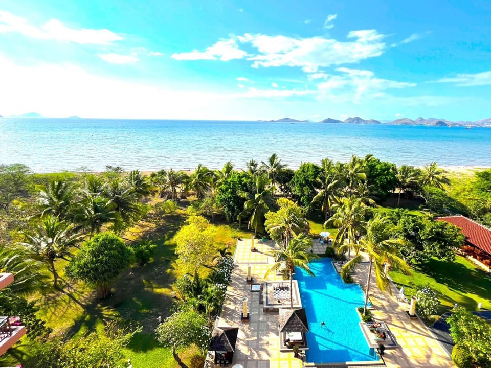 Beach, Swimming pool