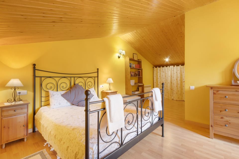 Casa Montenegro Las Colladas Country House in Catalonia