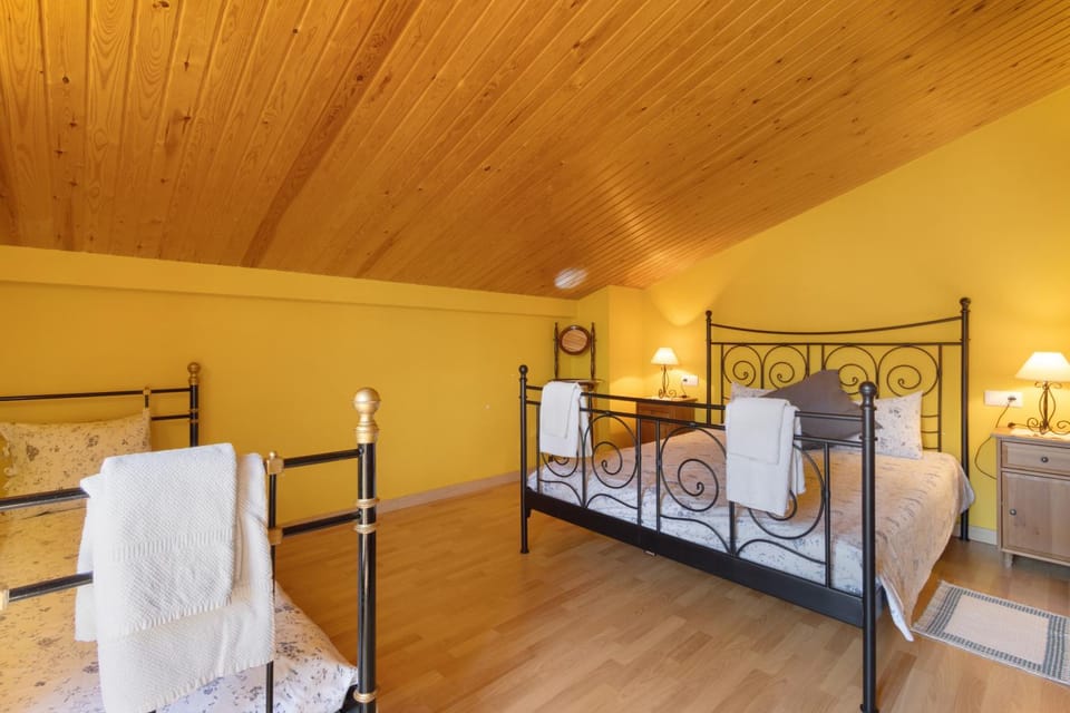 Casa Montenegro Las Colladas Country House in Catalonia