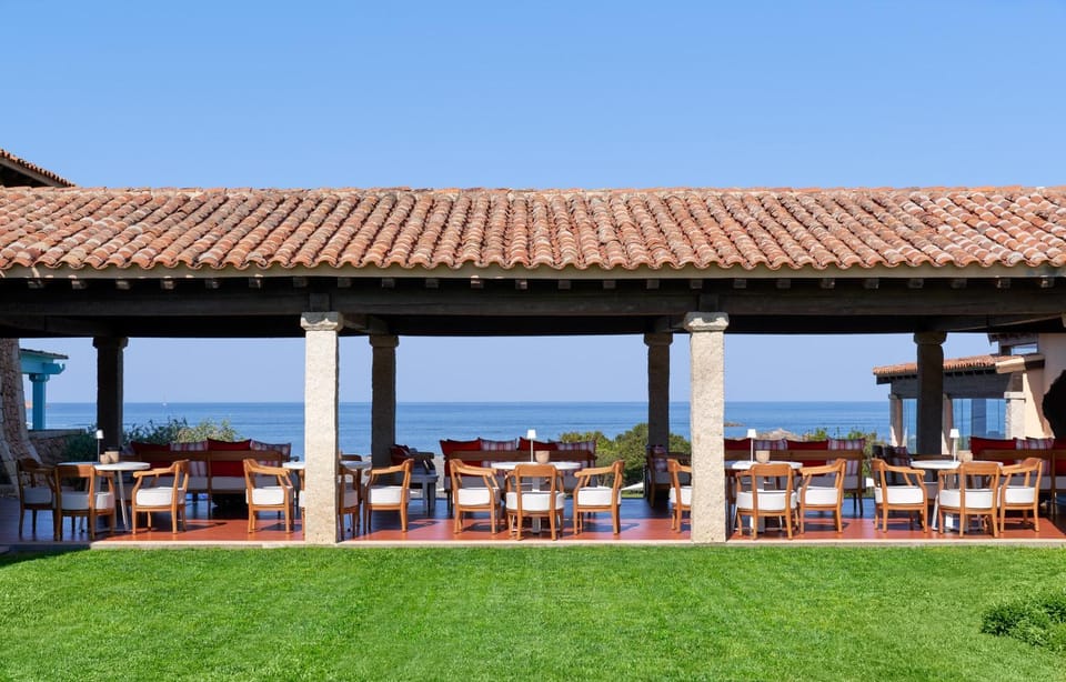Patio, Facade/entrance