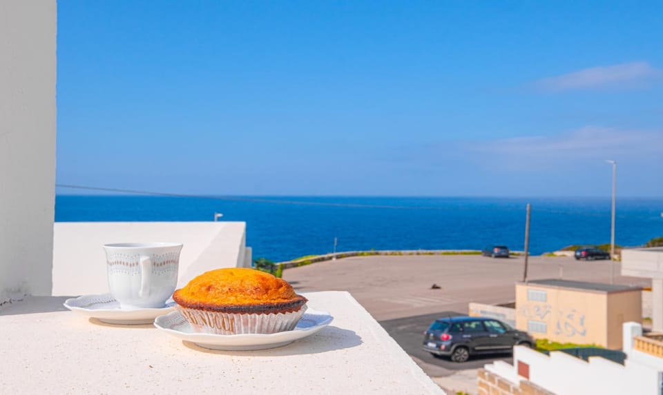 Balcony/Terrace, Food and drinks, Food, Sea view