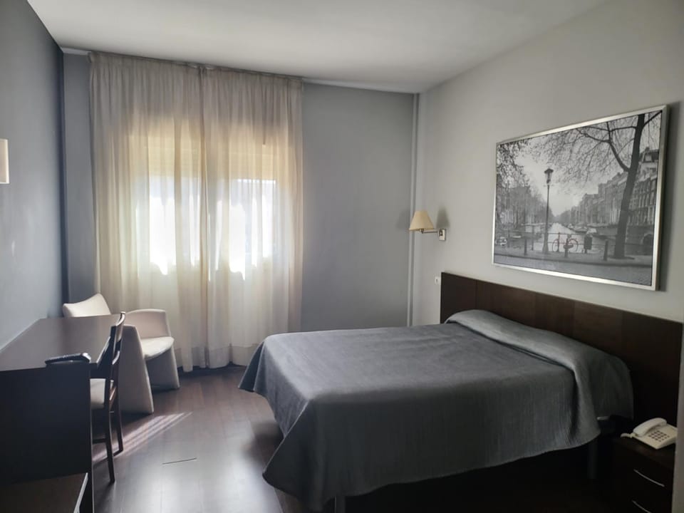 Bed, Photo of the whole room, Bedroom, children