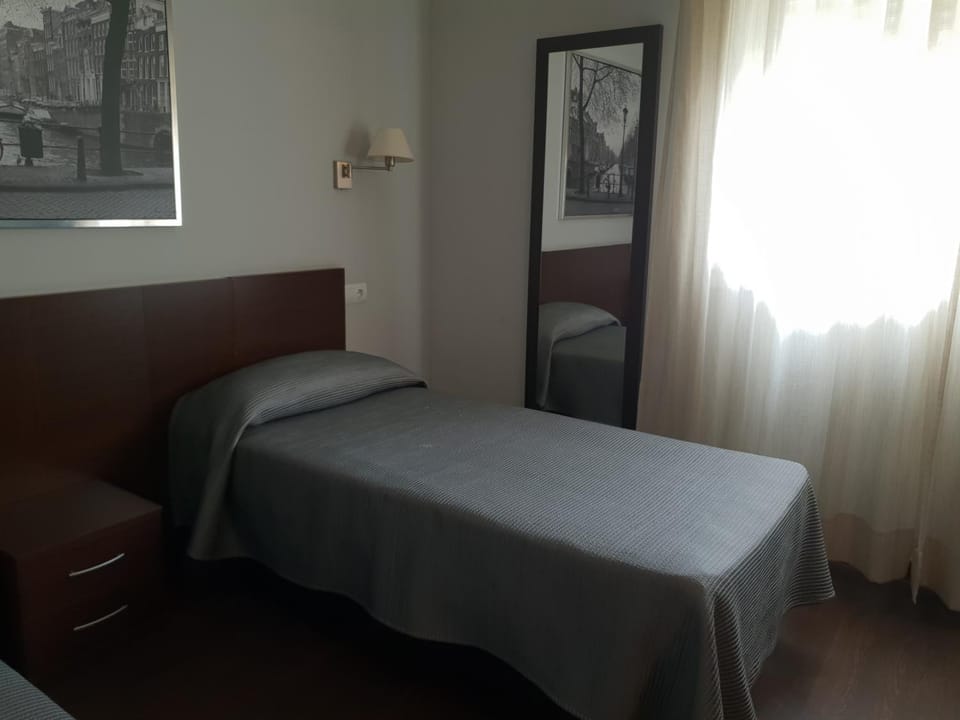 Bed, Photo of the whole room, Bedroom, Buffet breakfast