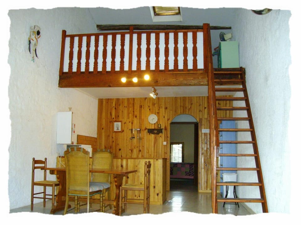 Kitchen or kitchenette, Living room, Lounge or bar