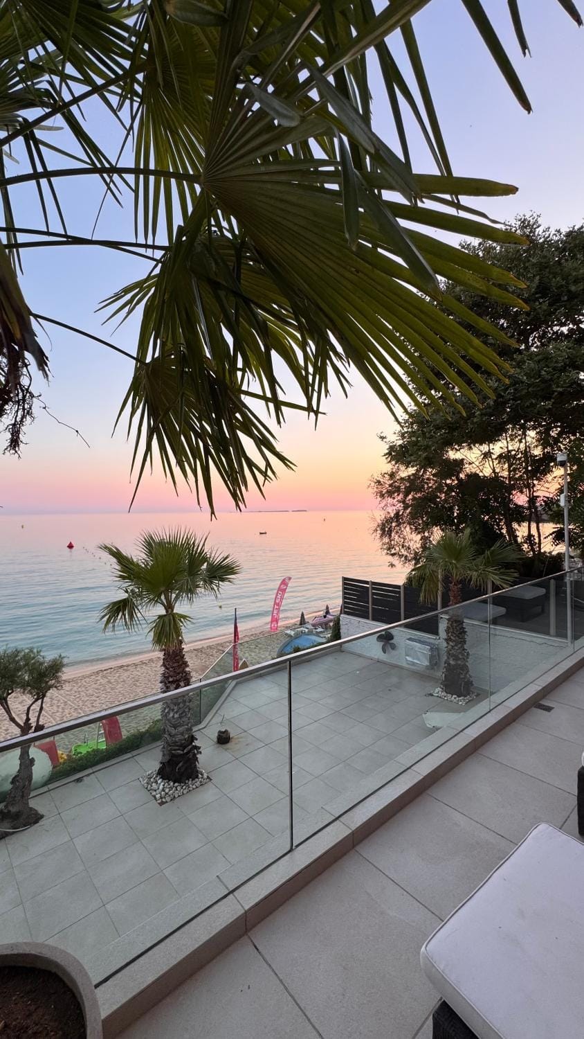 Natural landscape, View (from property/room), View (from property/room), Balcony/Terrace, Sea view, Sea view, Location, Sunset