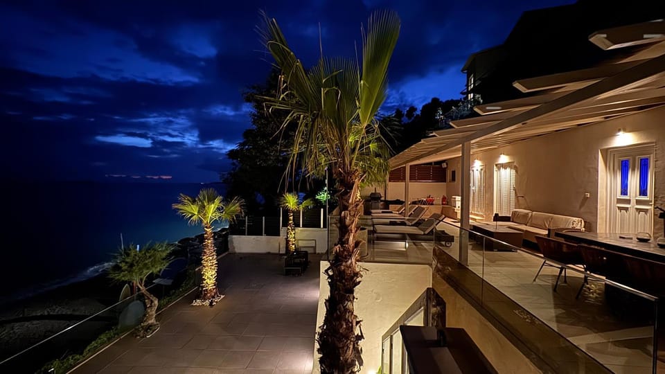 Night, Natural landscape, View (from property/room), View (from property/room), Balcony/Terrace, Sea view, Sea view, sunbed