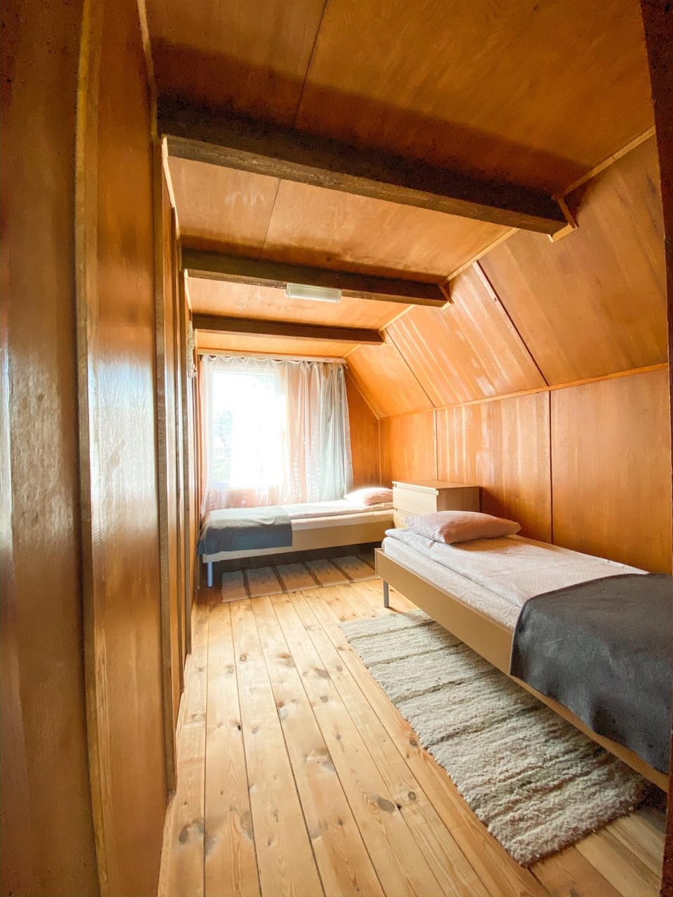 Bed, Bedroom, Garden view