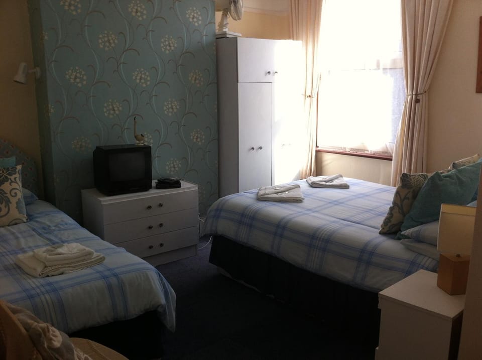 Day, Photo of the whole room