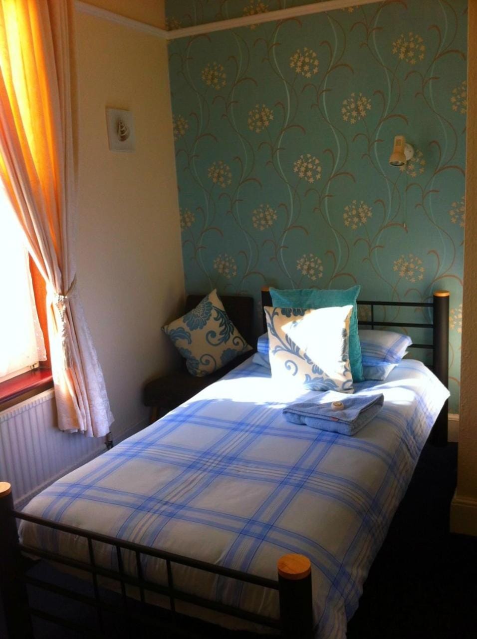 Bed, Day