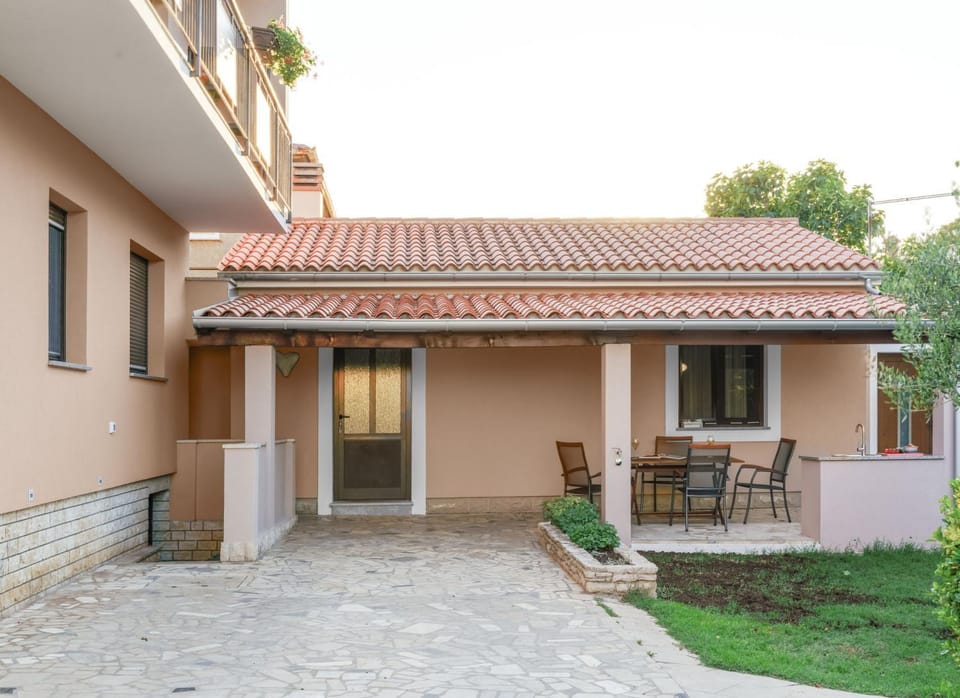 Property building, Balcony/Terrace, Breakfast