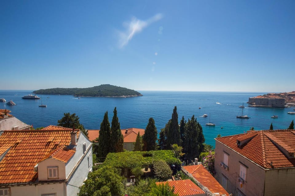 Day, Summer, Balcony/Terrace, On site, City view, Landmark view, Sea view
