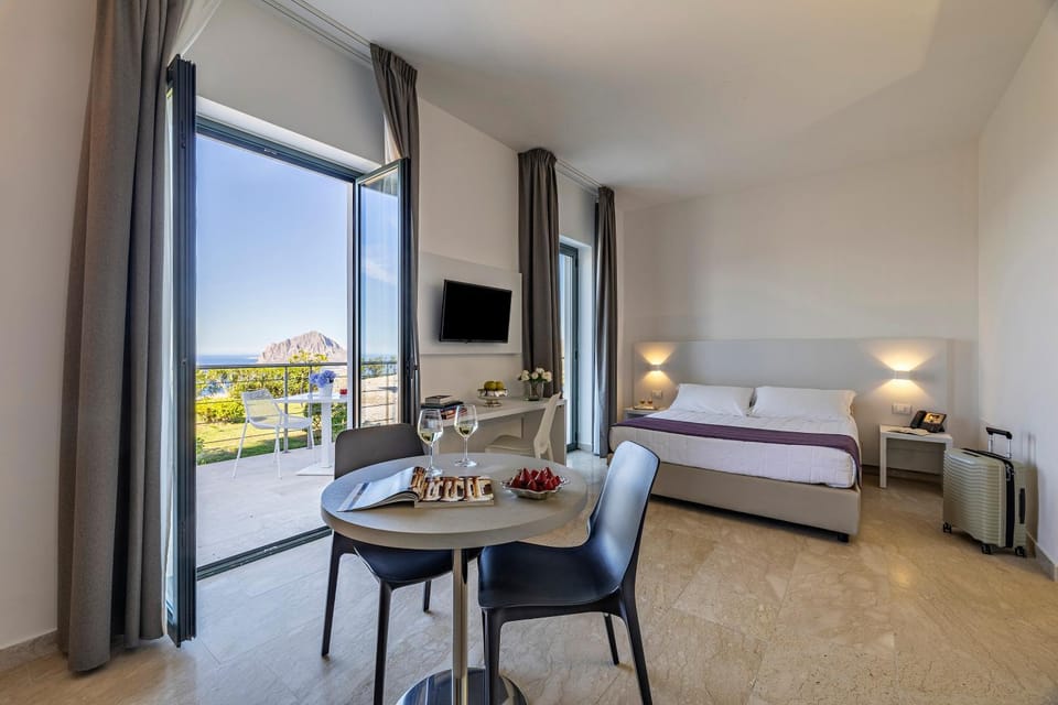 View (from property/room), Photo of the whole room