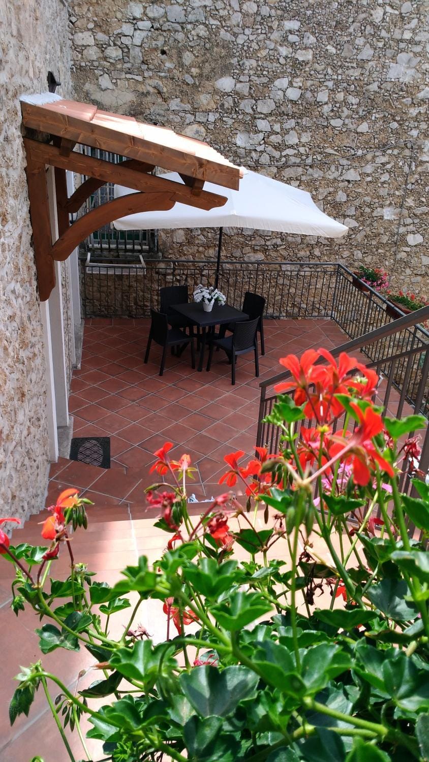 Facade/entrance, Balcony/Terrace