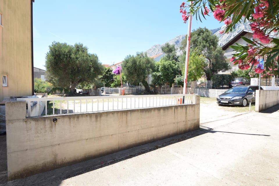 Garden view, Mountain view, Parking