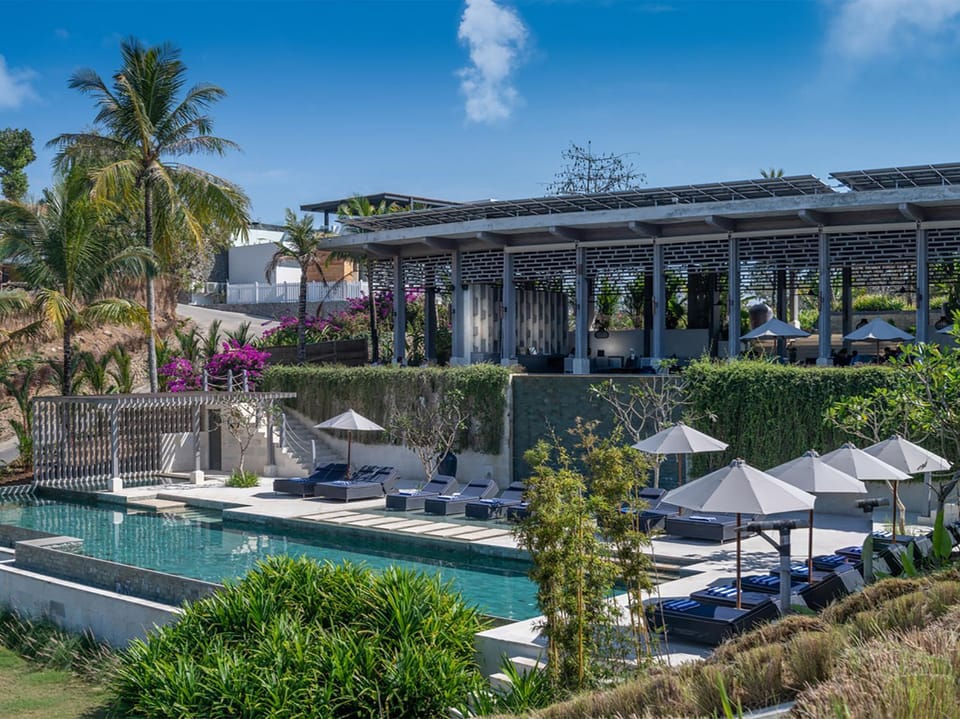Property building, Patio, Balcony/Terrace, Lounge or bar, Swimming pool
