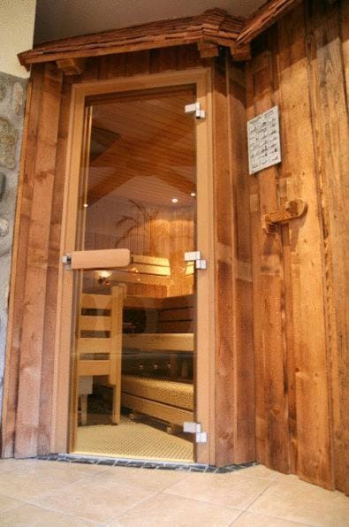 Sauna, Steam room