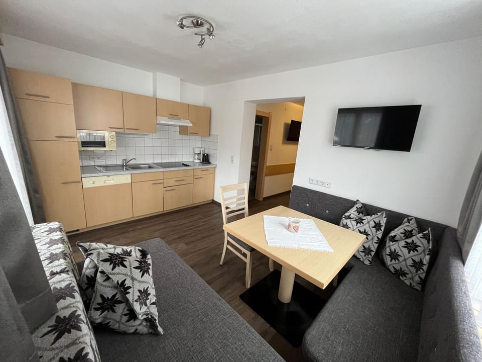 Kitchen or kitchenette, kitchen