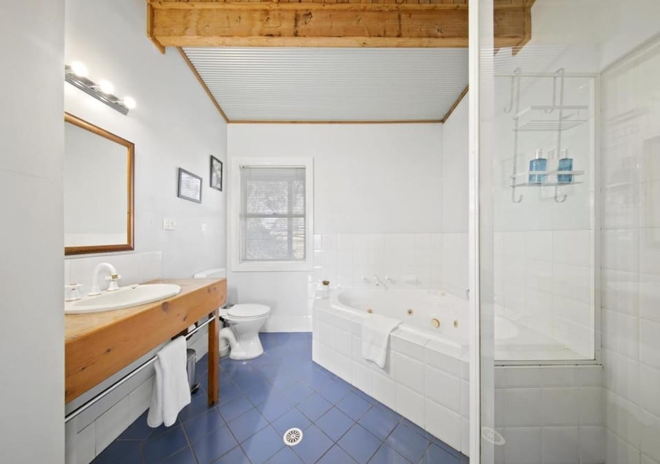 Bathroom, Bath