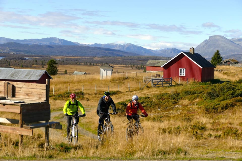 Nearby landmark, Natural landscape, Summer, Cycling, Cycling