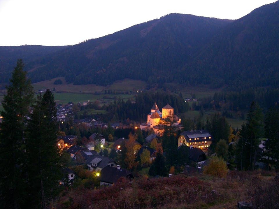 Nearby landmark, Neighbourhood, City view, Mountain view