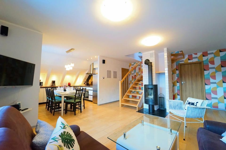 Kitchen or kitchenette, Living room