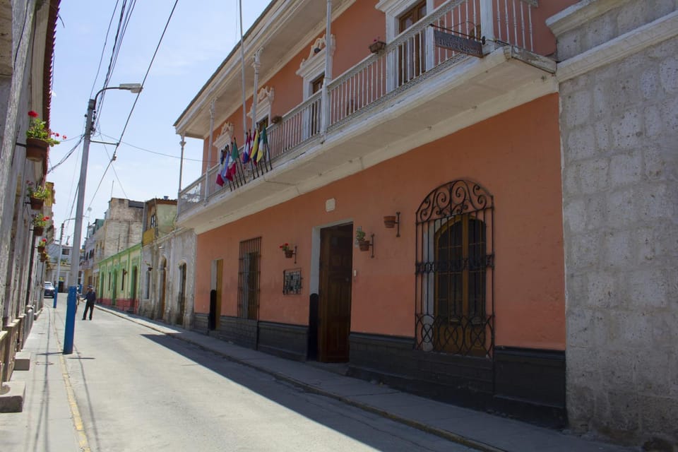Facade/entrance