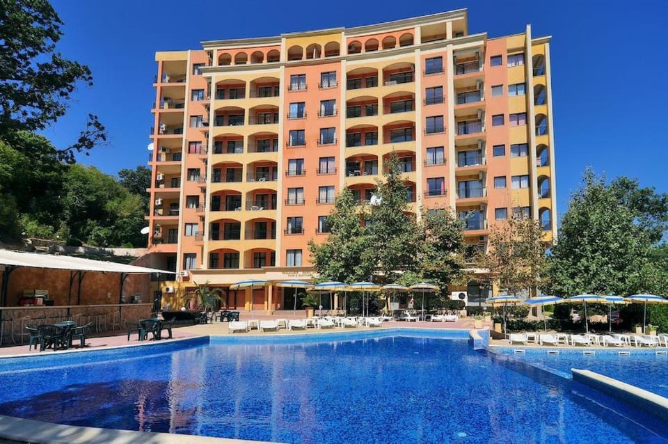 Kris Apartments at Paradise Green Park Apartment hotel in Varna