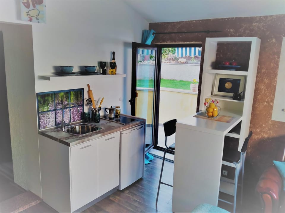 Studio Oliva - FREE Parking Apartment in Pula