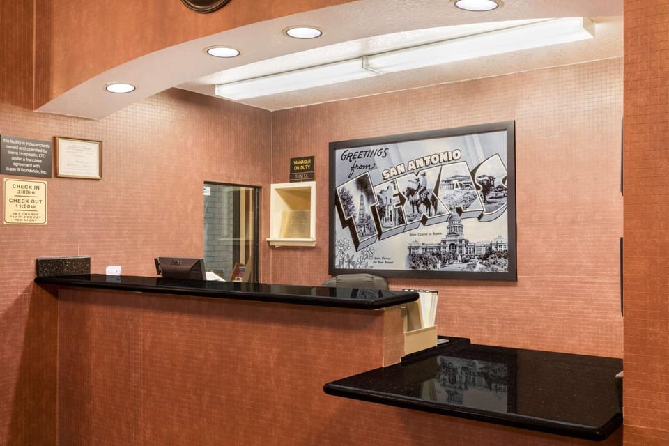 Lobby or reception, On site