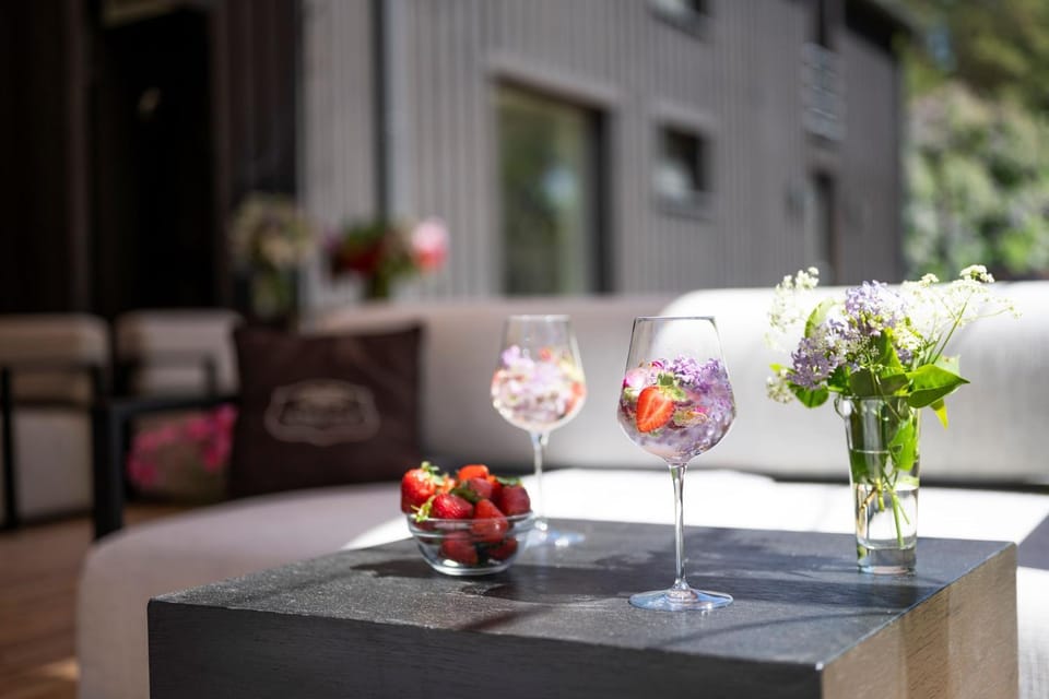 Patio, Restaurant/places to eat, Balcony/Terrace