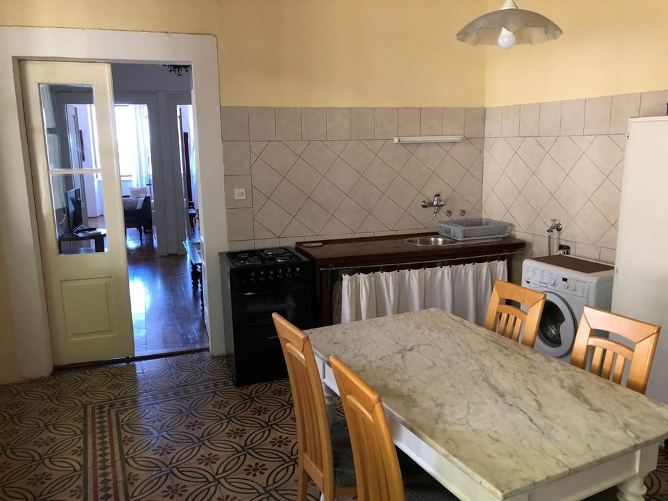 Apartment Marasovic Apartment in Vis