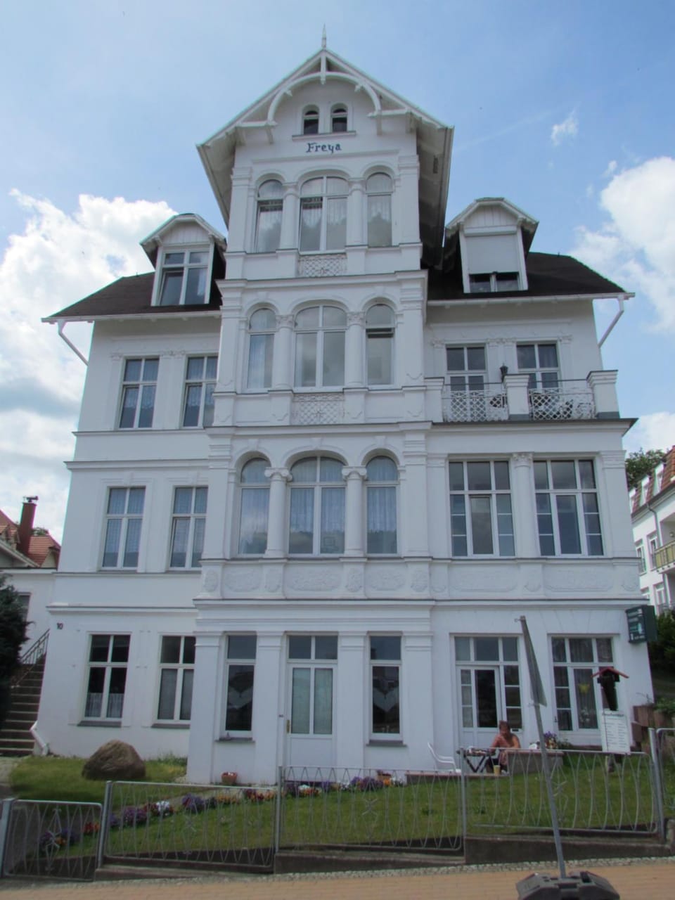 Property building, Facade/entrance