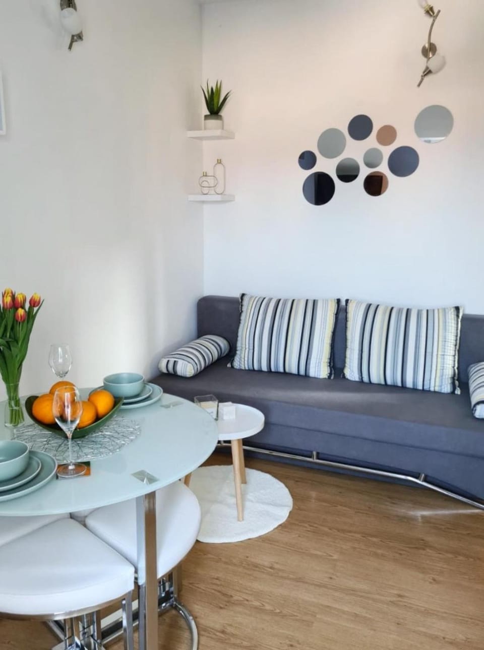 Living room, Seating area, Dining area