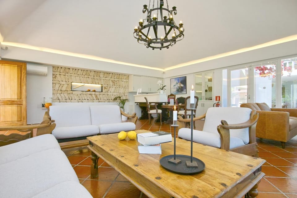 Spring, Day, Lobby or reception, Seating area, On site
