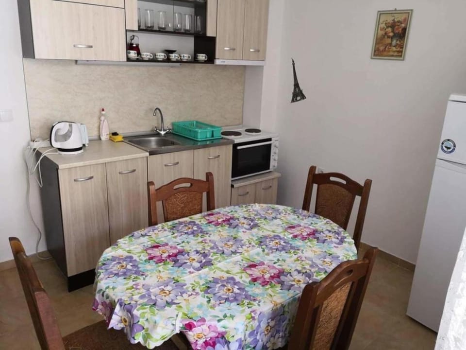 Kitchen or kitchenette, Living room, Dining area, Area and facilities