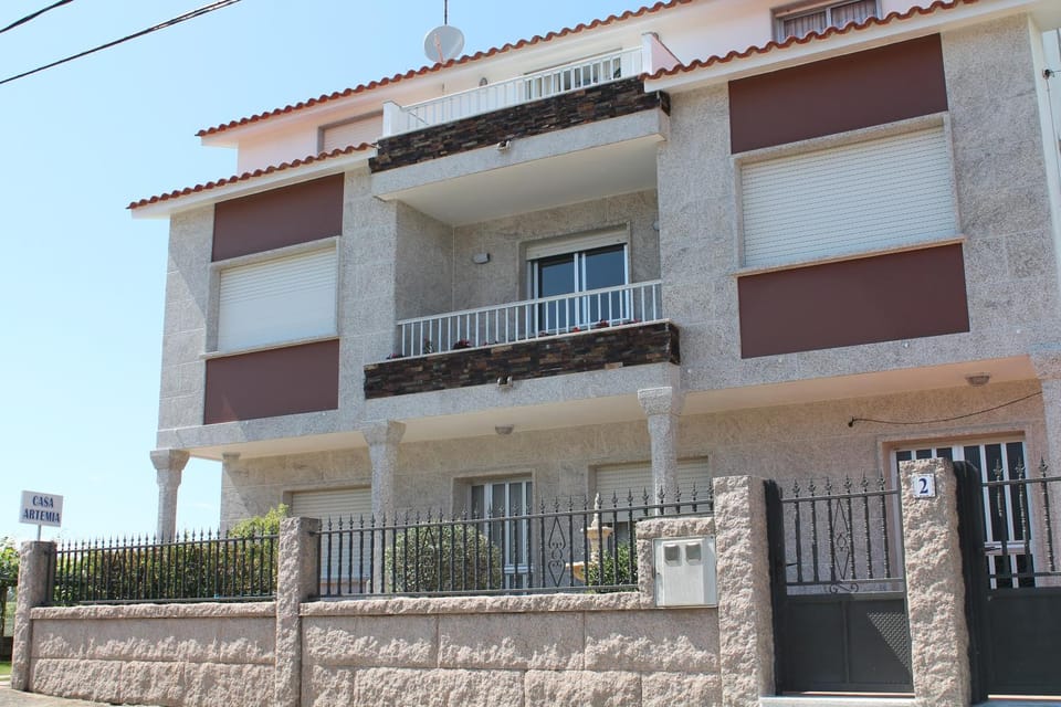 Facade/entrance