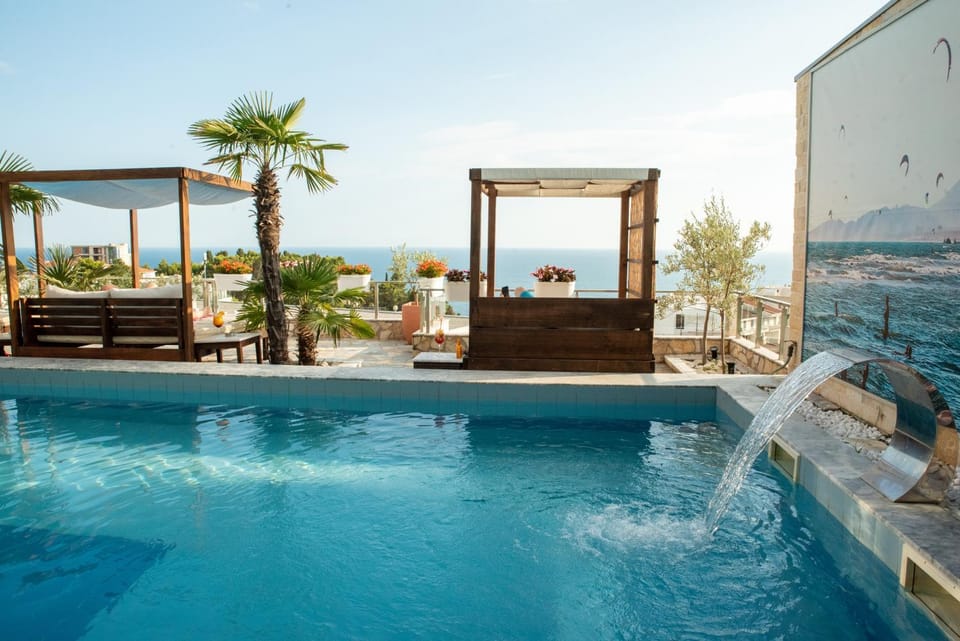 Pool view, Swimming pool