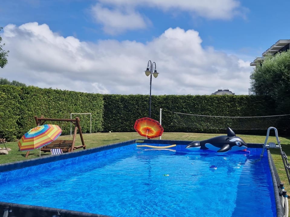 Garden, Swimming pool