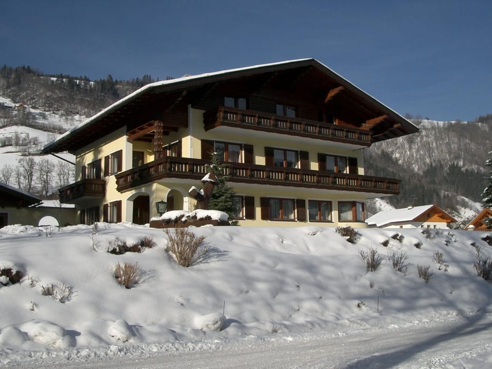 Property building, Winter