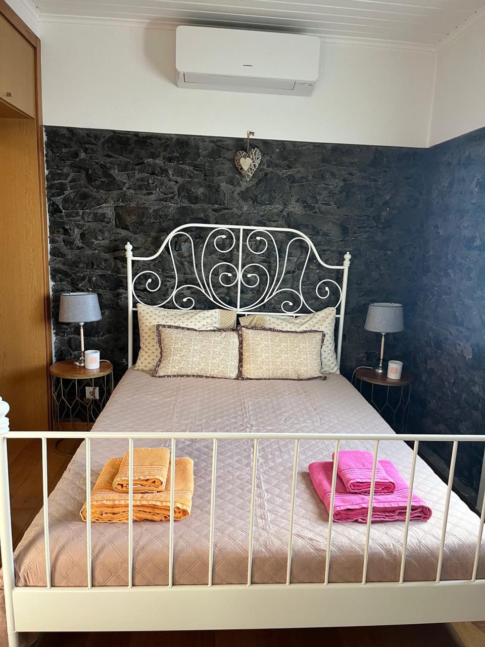 Bed, Photo of the whole room, Bedroom, towels, air conditioner